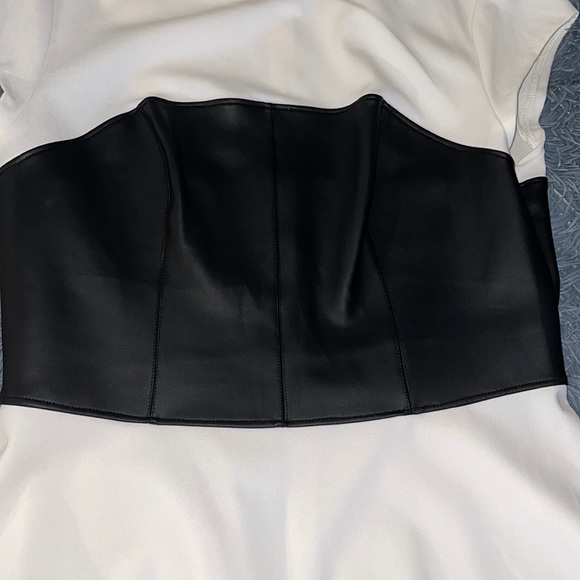 New York and co  cap sleeve corset top - Picture 2 of 6